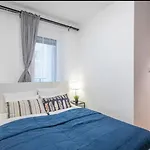 2Br & 2Balcony Apartment By Nw