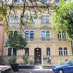 Szondi74 Central