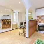 Dohany Chic Apartment By Nw