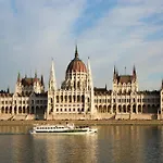 Big Time - Apartment In The Heart Of Budapest
