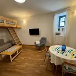 Little Swan Apartman