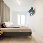 Modern Apartment With Balcony And Parking