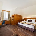 Carlton Hotel Buda Castle