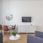 Central - Cute And Comfy Home