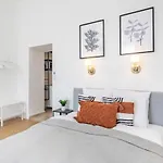 Central - Cute And Comfy Home