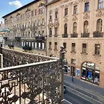 Arya Apartment