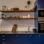 Warm And Cozy Hideaway In The Heart Of The City
