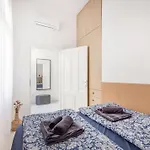 Chic And Spacious Central Retreat
