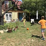 4 Guests: River & Garden Charm