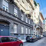 Cute Central Studio For Couples