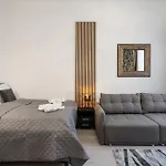 Peak Pointe Apartment