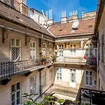 Sandrina Basilica Apartment