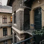Stylish Apartment In The Heart Of The Center With Air Conditioner
