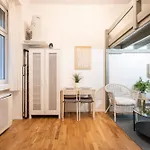 Cozy & Lovely Nest In Budapest Soho