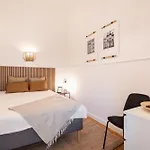 Empire Echo 2-Bdr Apartment