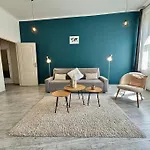 Lujza Residence - Modern Apt