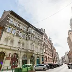Central - New - Modern