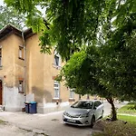 Free Parking - Central - Quiet