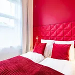 Central - Quiet Aparment