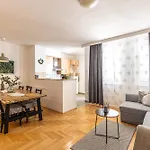 Gozsdu White Raven Residence 305