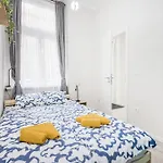 Stylish & Cozy Apartment