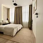 Oktogon-T6 Luxury Suite