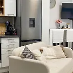 Leonardo50 Apartment