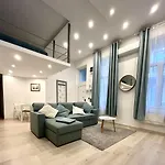 Green Glam Studio With Gallery