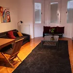 Akacfa Central Living