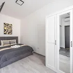 Exclusive & Grand City Central Residence W\' 4Bedrm, 3Bathrm