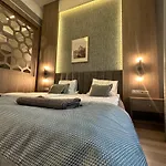 Revay 20 Suites By Corall