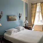 Spacious Apartment In Budapest City Centre With Fireplace