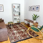 Cosy Flat In The City Center