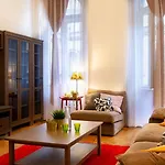 Gabriel Cozy Apartment