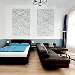 Eoetvoes Apartman