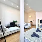 Center Cozy Gozsdu Home With 4Ppl