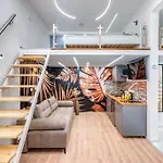 Loft 8 - Cozy Stylish Stay With Parking