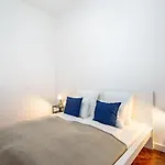 Super Central - New - Comfy Home