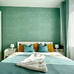 Margaret Apartment Next To The Lukacs Spa With Panorama Danube