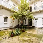 Old Fashion Downtown Parlament Apartment