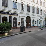 Kiraly 44 Luxury Apartment With Free Parking