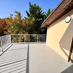 Luxury Penthouse On Rosehill With Free Garage