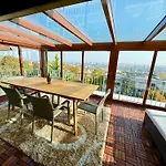 Luxury Penthouse On Rosehill With Free Garage