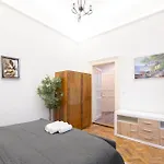 Central Located Cozy Apartment In Historical Building