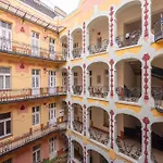 Deluxe Home In Art Nouveau House- With Garage