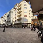 Dinerdowntown Budapest With Free Garage