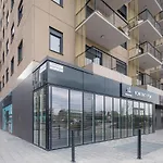Brand New - Modern & Comy At River