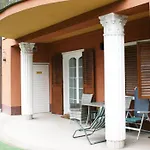 Le Rose Hotel