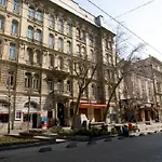 Broadway Apartment Budapest