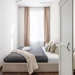 Exclusive City Center Elizabeth Grand Suite W\' 3Bedrm